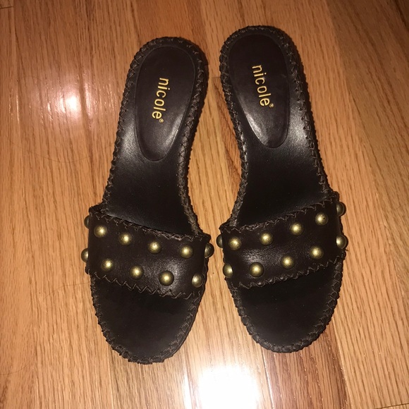 Nicole Brown Slip on Sandals 6 - Picture 2 of 5